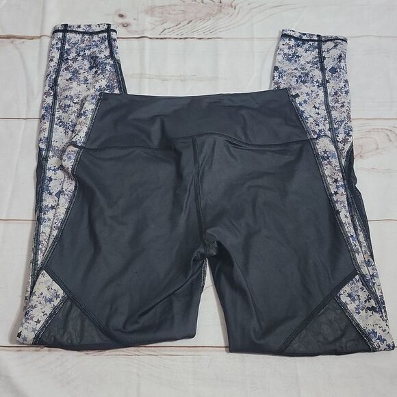 VICTORIA Secret Knockout Leggings size Medium VSX Sport Tight - Picture 4 of 6